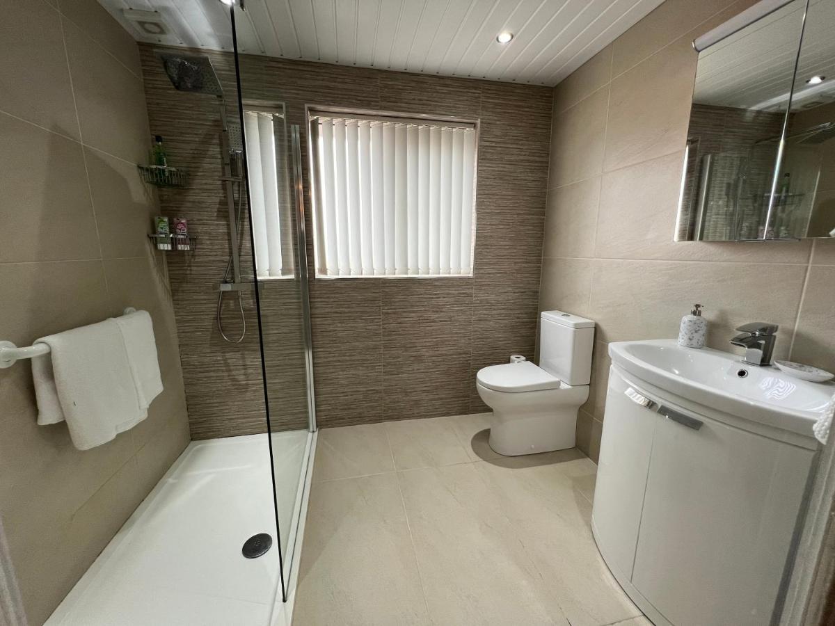 3 Bedroom House Near City Centre เบลฟาสต์ ภายนอก รูปภาพ